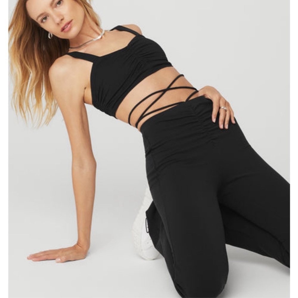 Alo Airbrush Cinch Flare Leggings and Bra